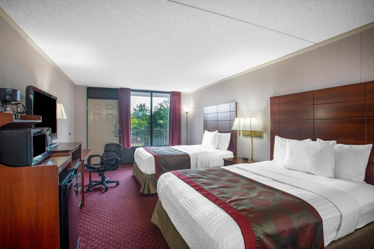 Ramada By Wyndham Branson Motel Exterior foto