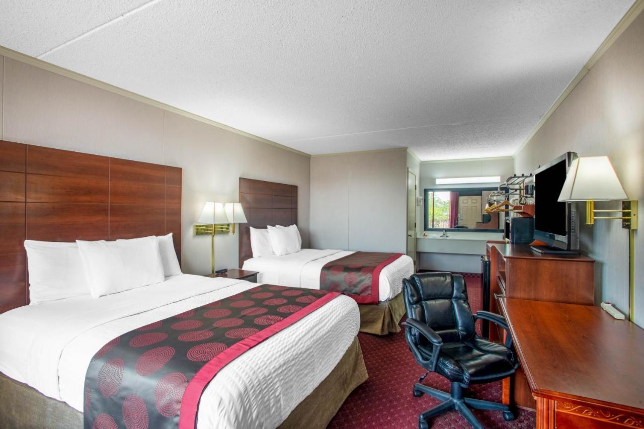 Ramada By Wyndham Branson Motel Exterior foto